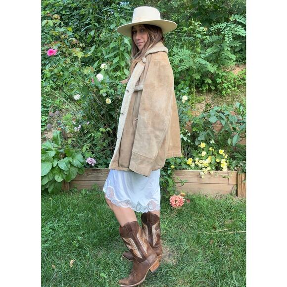 Vintage Shearling Pioneer Wear Coat — Suede and Sherpa - Picture 7 of 9